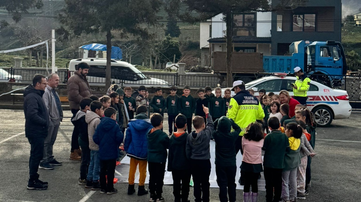 Öğrencilerimize Trafik Eğitimi Verildi.