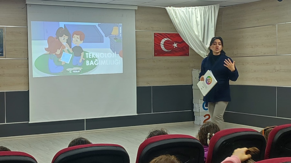 Okulumuzda Teknoloji Bağımlılığı Semineri Verildi